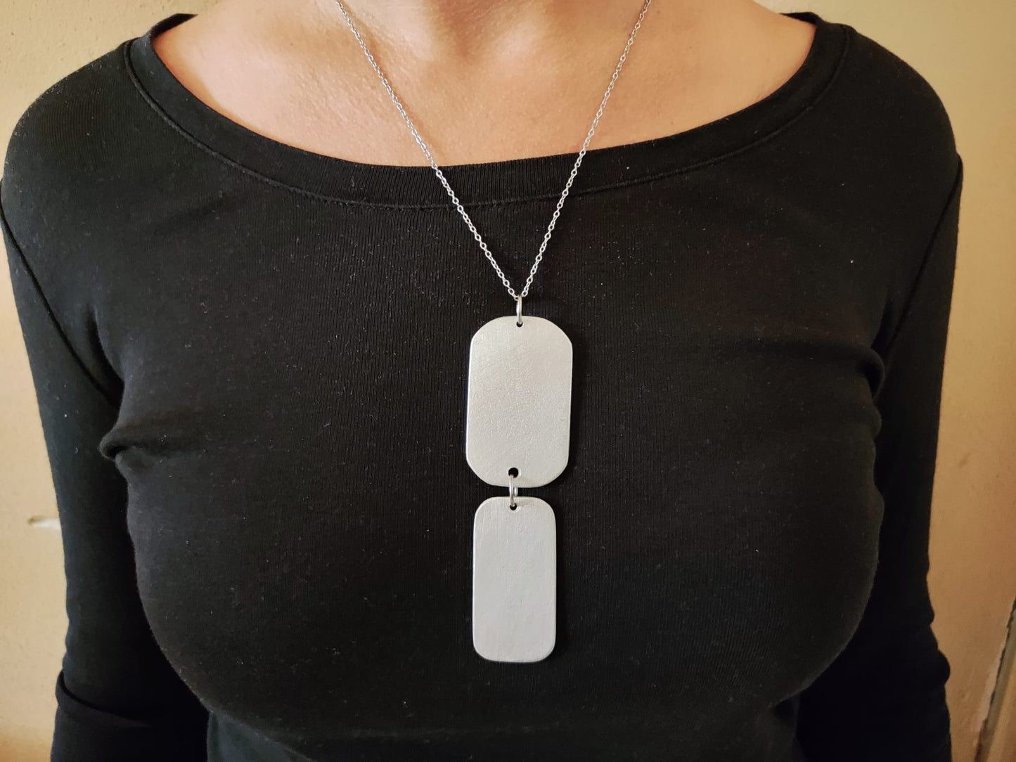 Collana Doppio Rettangolo in Alluminio Riciclato | Fatto a Mano in Laos – No War Factory