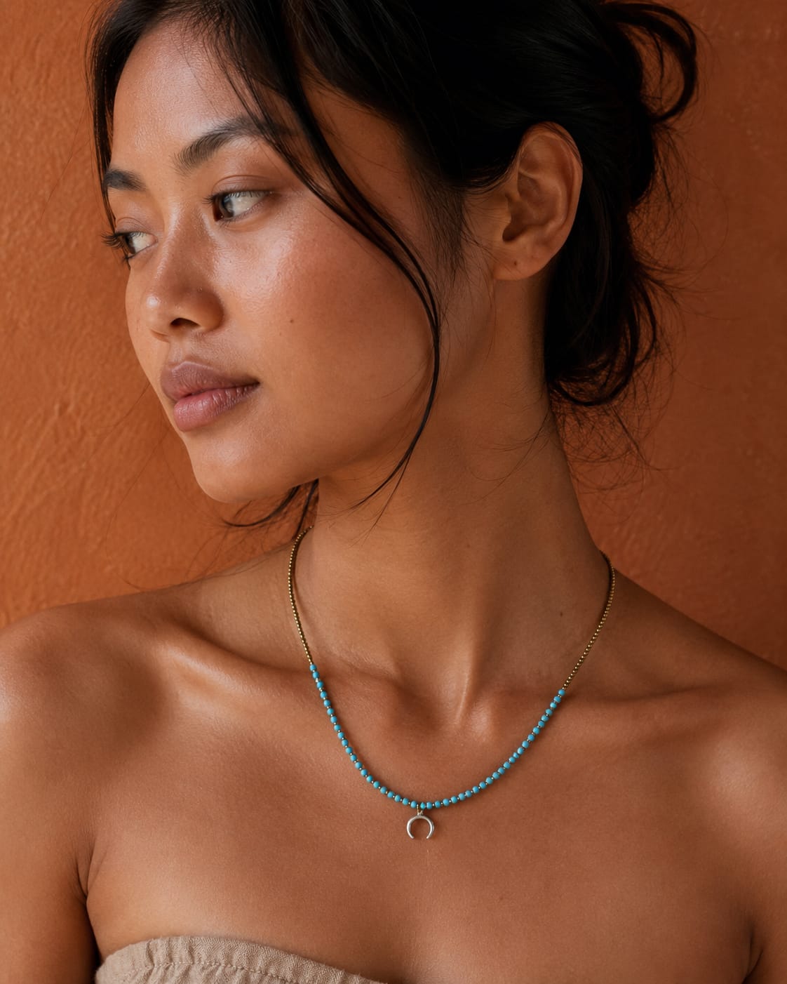 Collana Falce di Luna — Perline e Pendente Fatto a Mano in Thailandia
