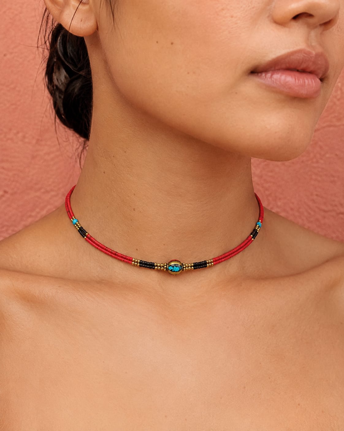 Collana Doppio Filo con Pietra Centrale — Fatto a Mano in Thailandia