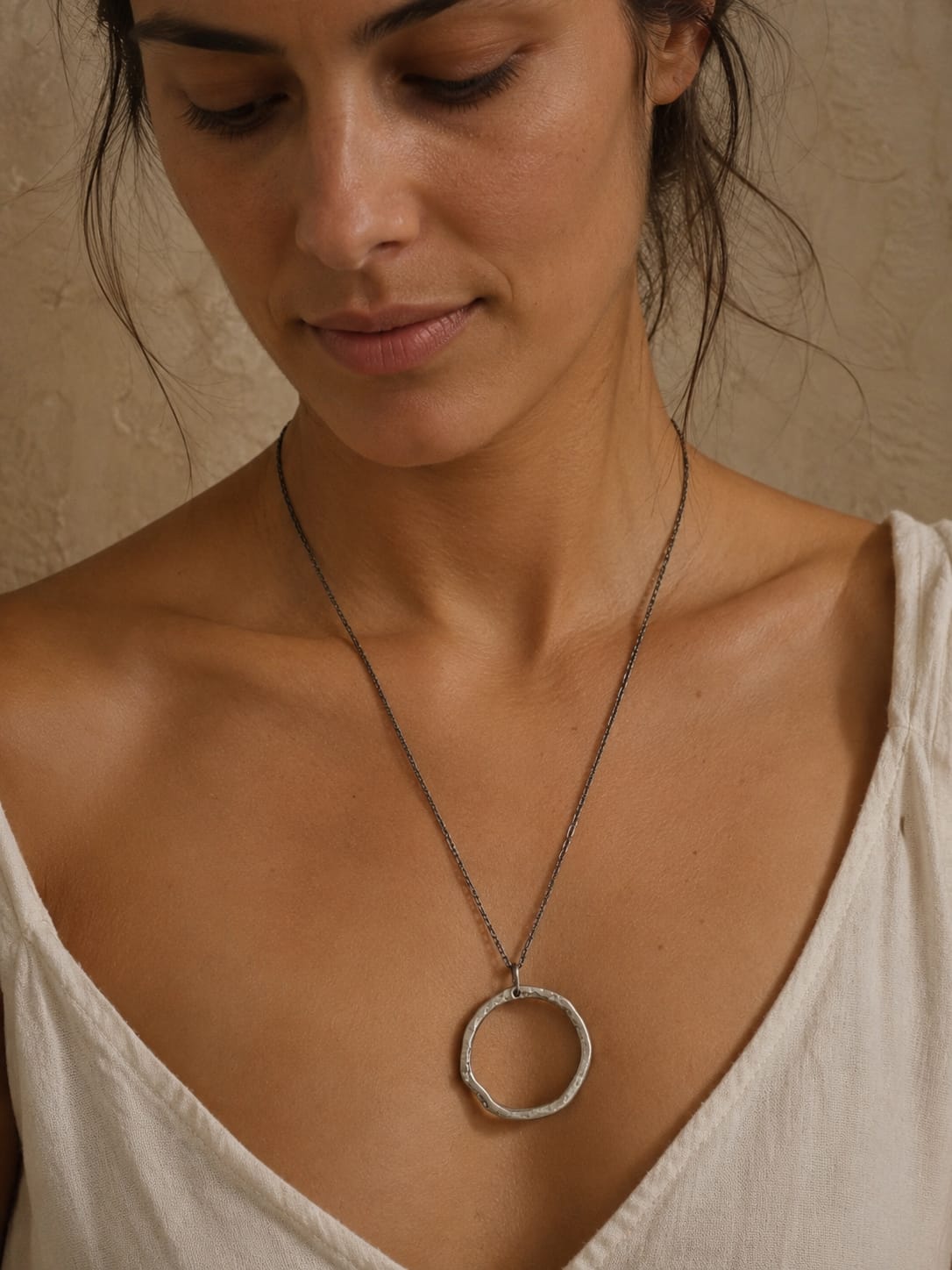 Collana Cerchio Martellato — Alluminio da Ordigni Bellici