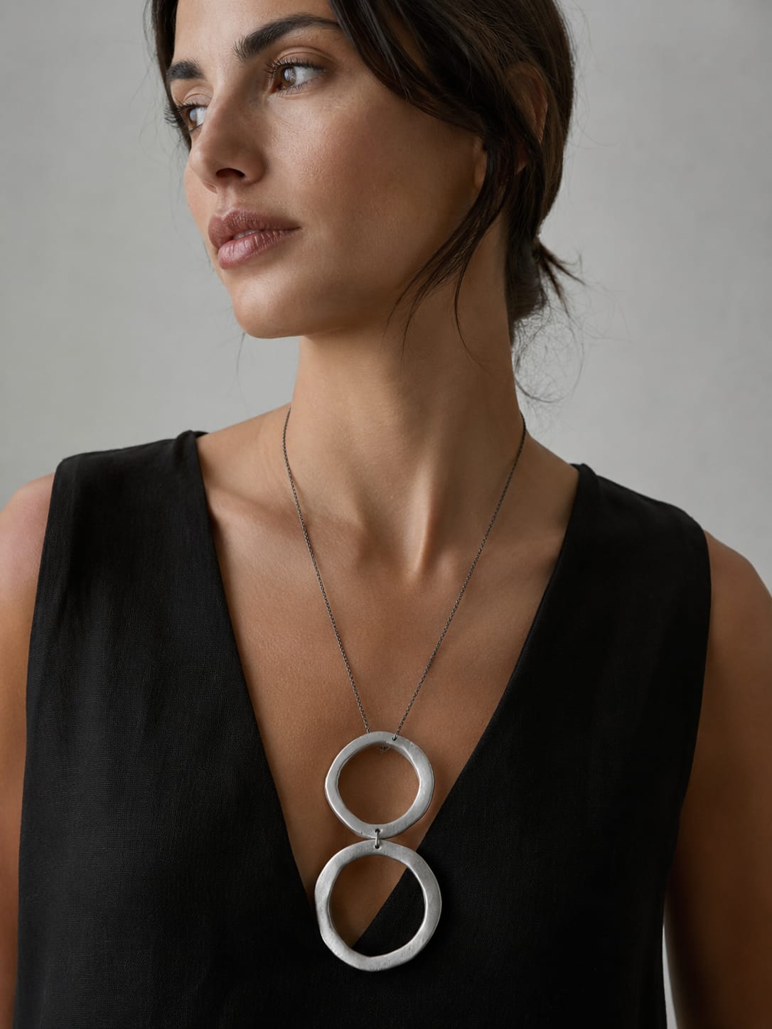 Collana Doppio Cerchio Sospeso — Alluminio da Ordigni Bellici