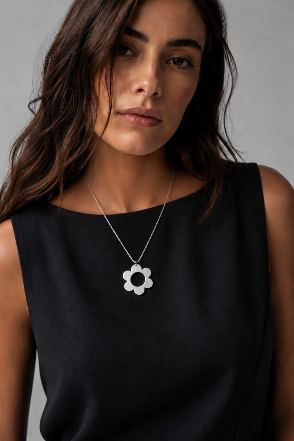 Collana Fiore — Alluminio da Ordigni Bellici