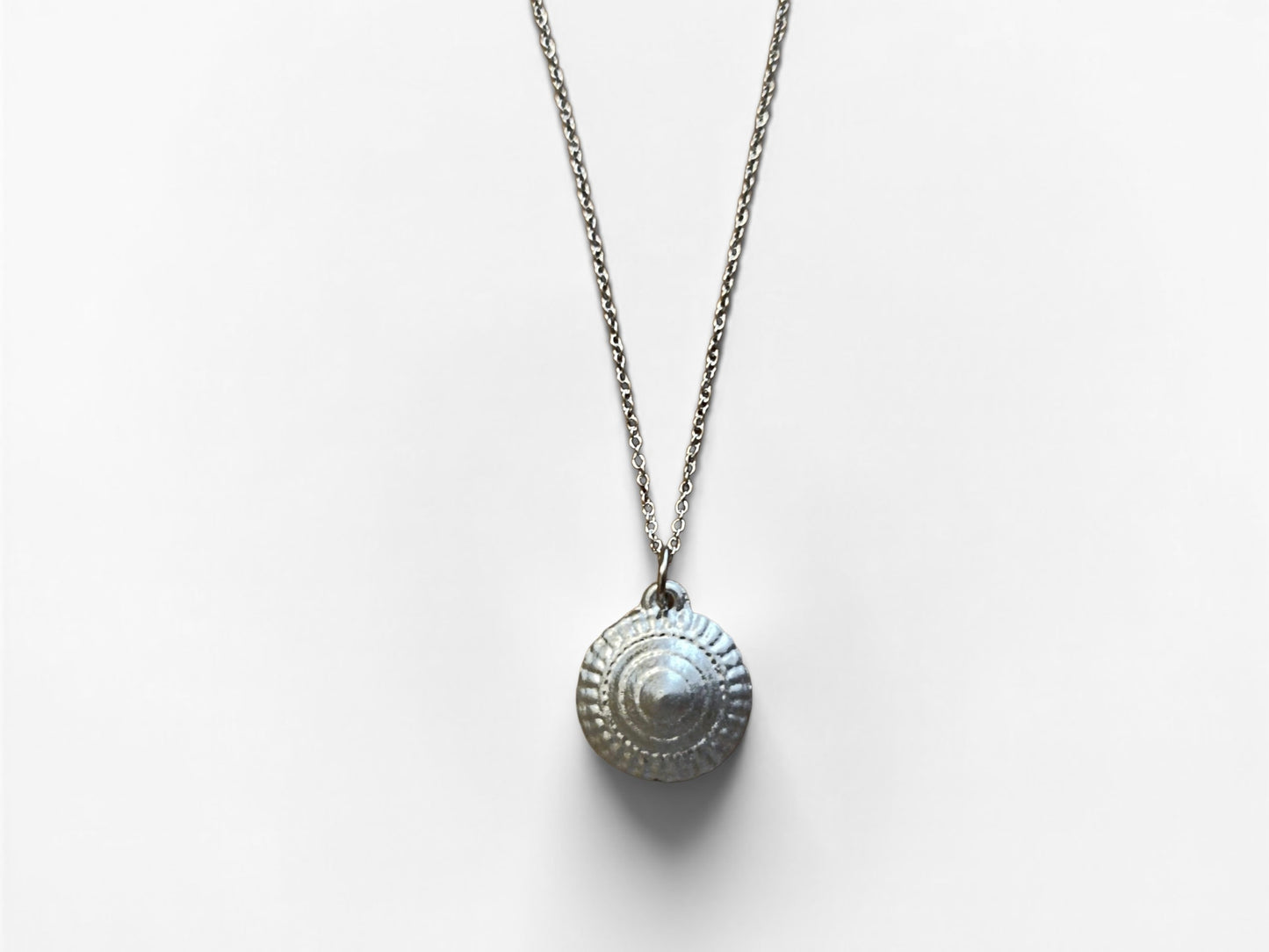 Collana NonLa in alluminio riciclato fatta a mano No War Factory