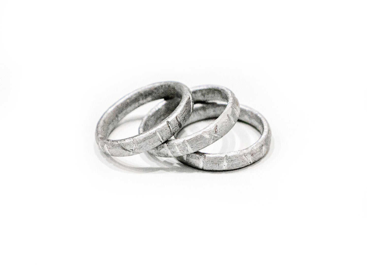 anelli fatti a mano anelli alluminio riciclato anelli unisex anelli unici anelli bigiotteria anelli incisi a mano