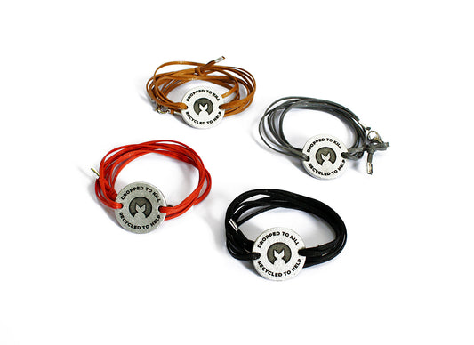 bracciale in cordino cerato bracciale con pendente bracciale con incisione bracciale colorato rosso nero cuoio antracite braccile con pistrina riciclato